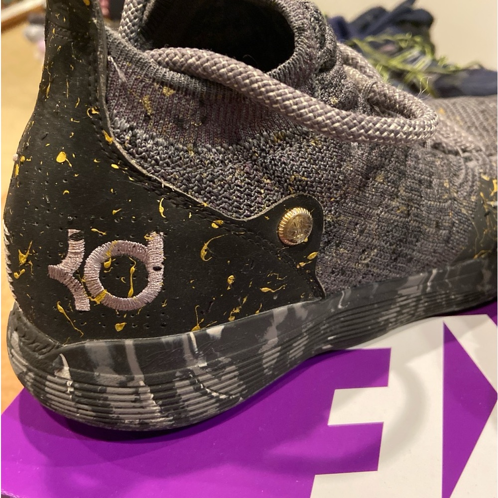 Mens Kd 11 gold splatter